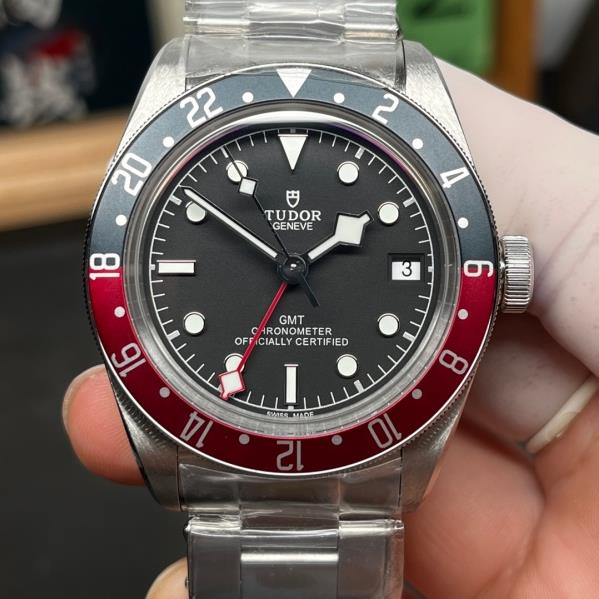 ZF出品 最新款帝舵碧灣系列41mm 可樂紅藍外圈機械男表 時尚腕錶
